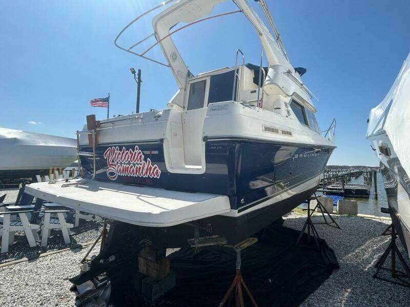 28ft Bayliner Yacht For Sale