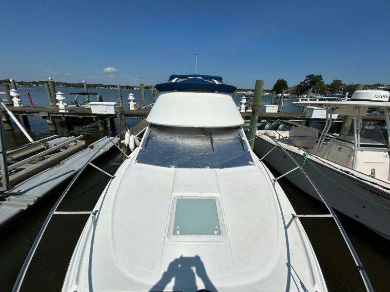28ft Bayliner Yacht For Sale