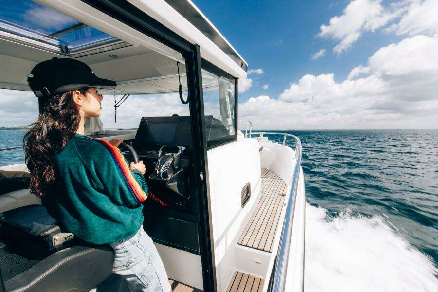 NC 895 Sport 29ft Jeanneau Yacht For Sale