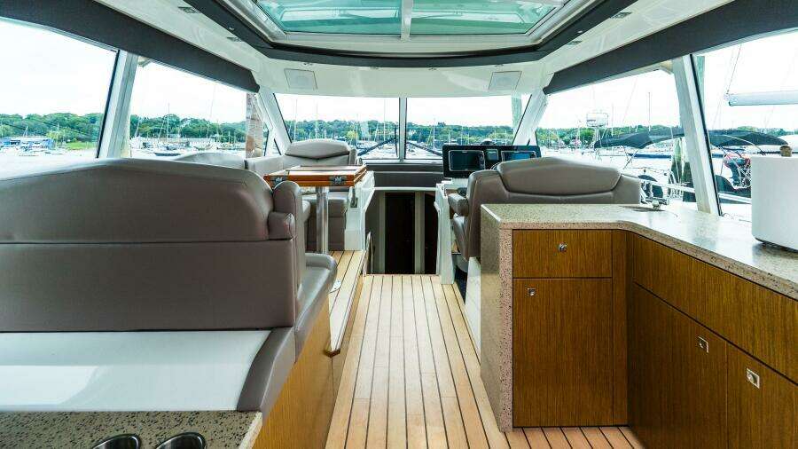 48ft Cruisers Yacht For Sale
