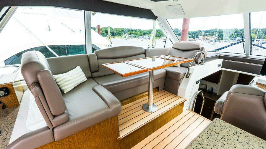 48ft Cruisers Yacht For Sale