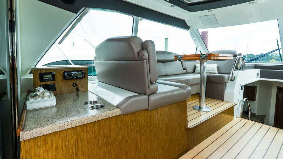 48ft Cruisers Yacht For Sale