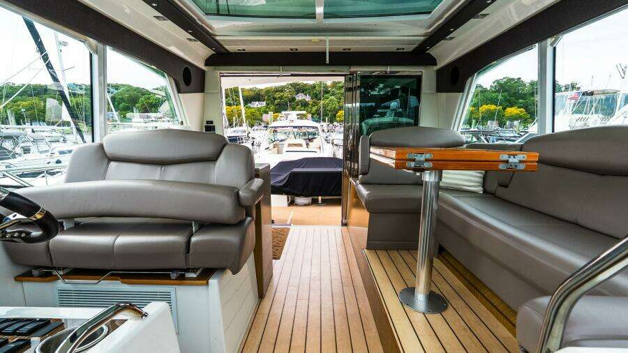 48ft Cruisers Yacht For Sale