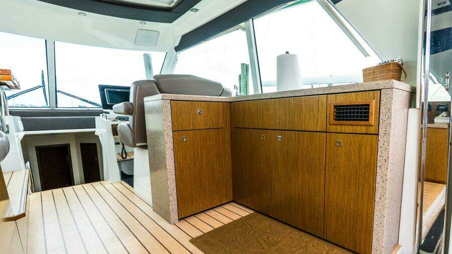 48ft Cruisers Yacht For Sale