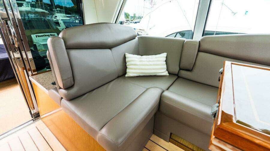 48ft Cruisers Yacht For Sale