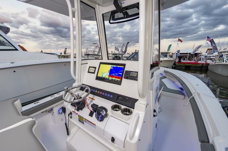 2025 Regulator 23 — 23RegulatorHull375_003