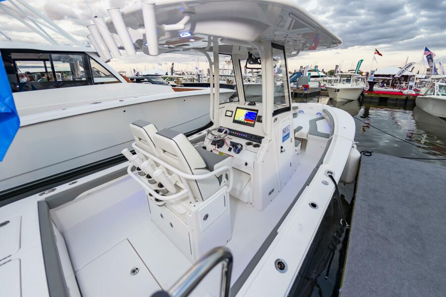2025 Regulator 23 — 23RegulatorHull375_001