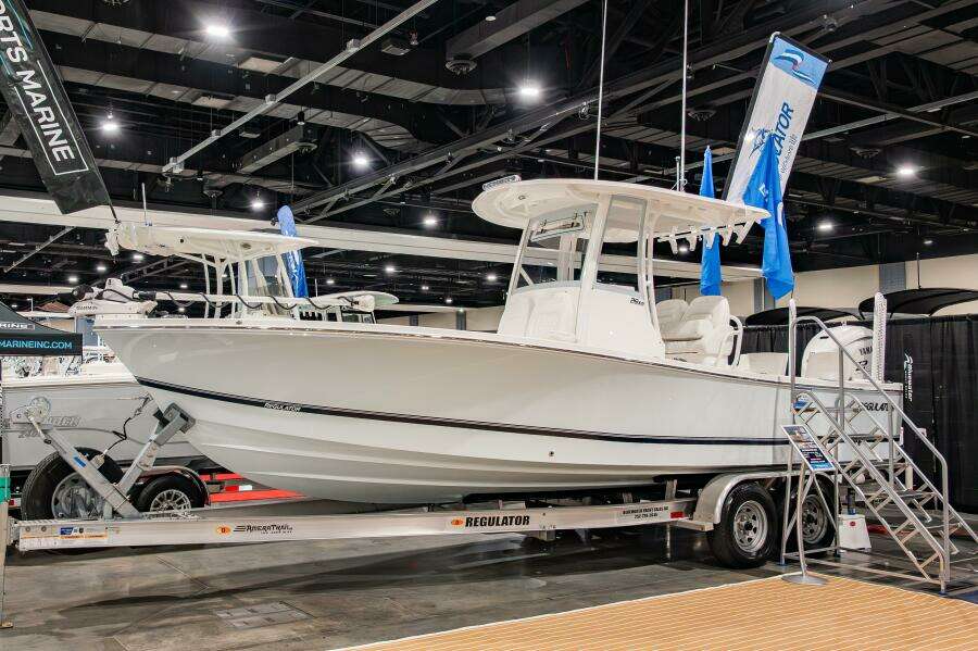 2025 Regulator 26XO 17