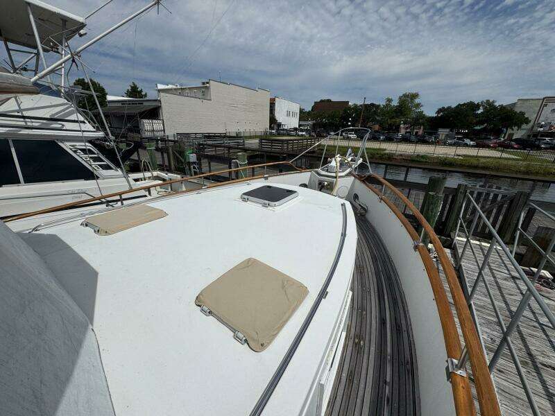 Carolina Breeze 42ft Grand Banks Yacht For Sale