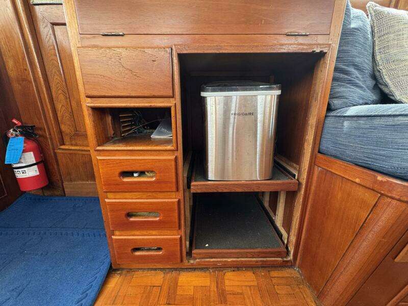 Carolina Breeze 42ft Grand Banks Yacht For Sale