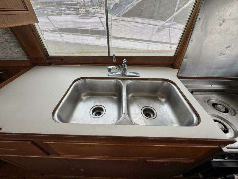 Carolina Breeze 42ft Grand Banks Yacht For Sale