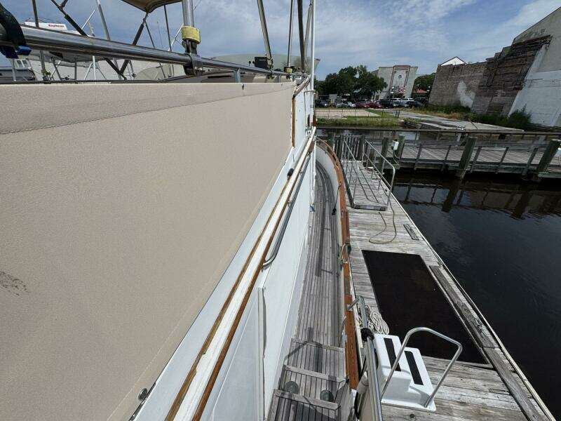 Carolina Breeze 42ft Grand Banks Yacht For Sale