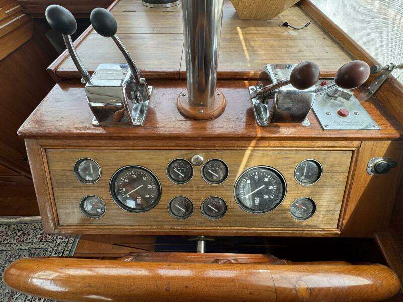 Carolina Breeze 42ft Grand Banks Yacht For Sale