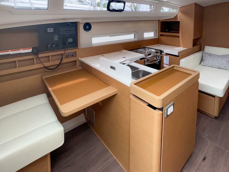 41' 2024 Jeanneau Sun Odyssey 410 #345