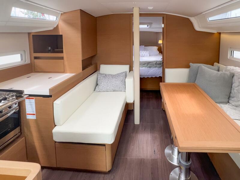 41' 2024 Jeanneau Sun Odyssey 410 #345