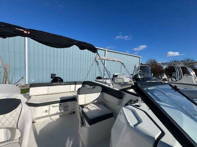 Bayliner 3  22ft Bayliner Yacht For Sale