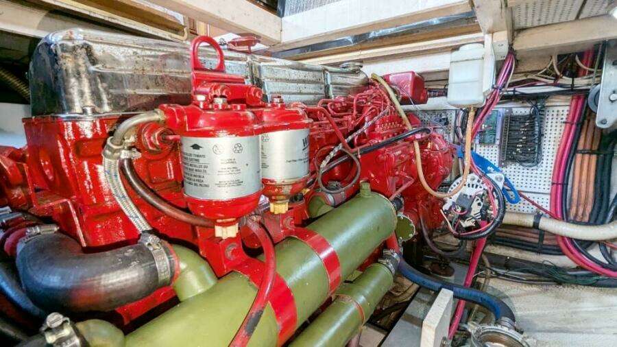 Brilliant 32ft Grand Banks Yacht For Sale