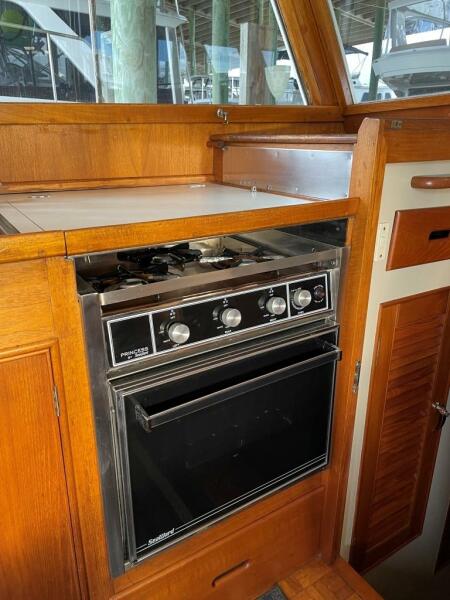 1986 Grand Banks