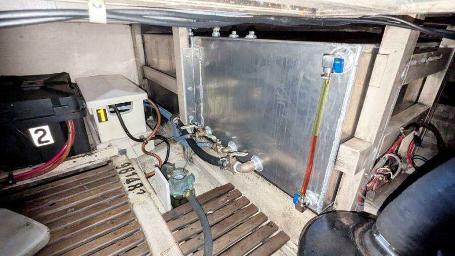 Brilliant 32ft Grand Banks Yacht For Sale