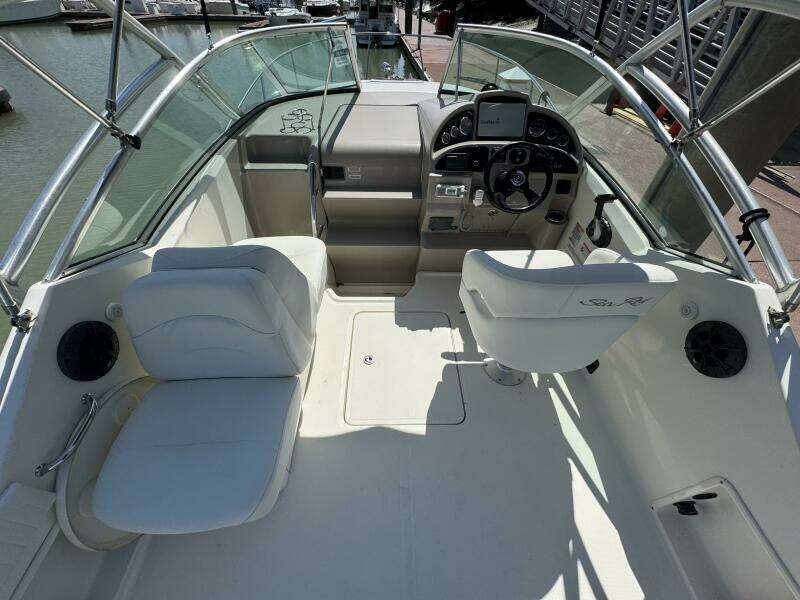 Sea Breeze 30ft Sea Ray Yacht For Sale