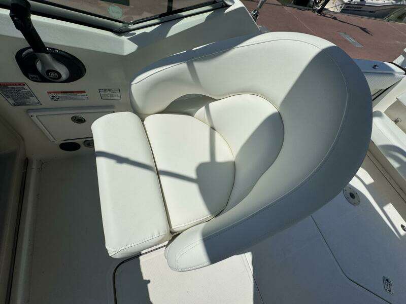 Sea Breeze 30ft Sea Ray Yacht For Sale