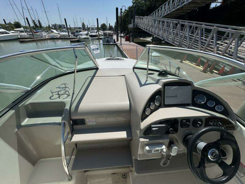 Sea Breeze 30ft Sea Ray Yacht For Sale