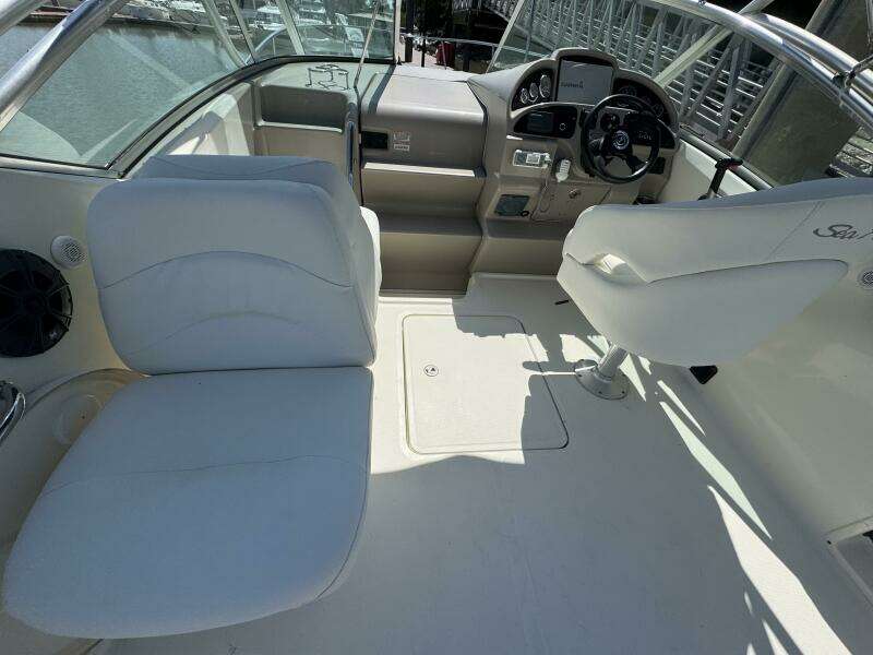 Sea Breeze 30ft Sea Ray Yacht For Sale