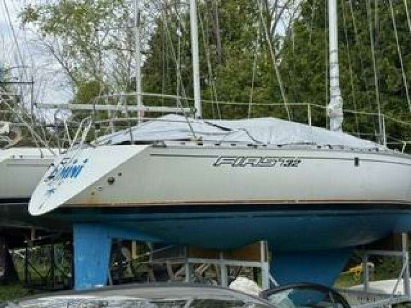 BIMINI 32ft Beneteau Yacht For Sale