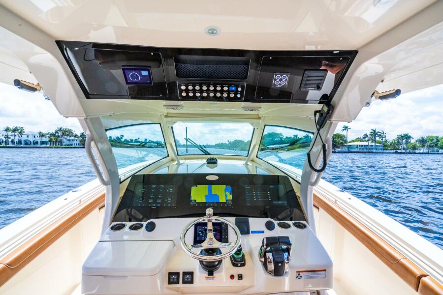 42' 2021 Scout 425 LXF