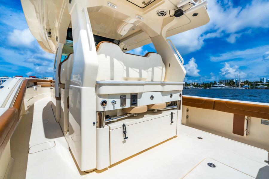 42' 2021 Scout 425 LXF