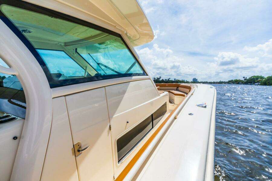 42ft Scout Yacht For Sale