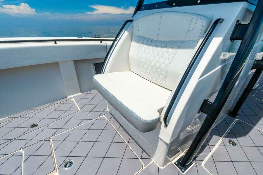 38ft Fountain Yacht For Sale