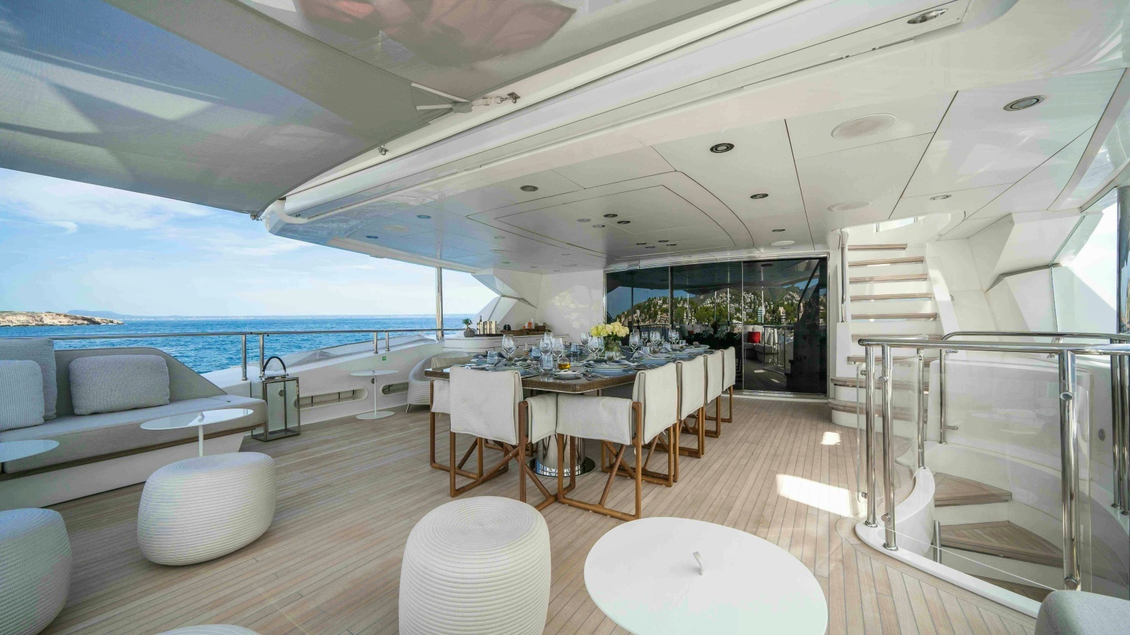 2016 Sunseeker Sunseeker 131 Yacht photo 12