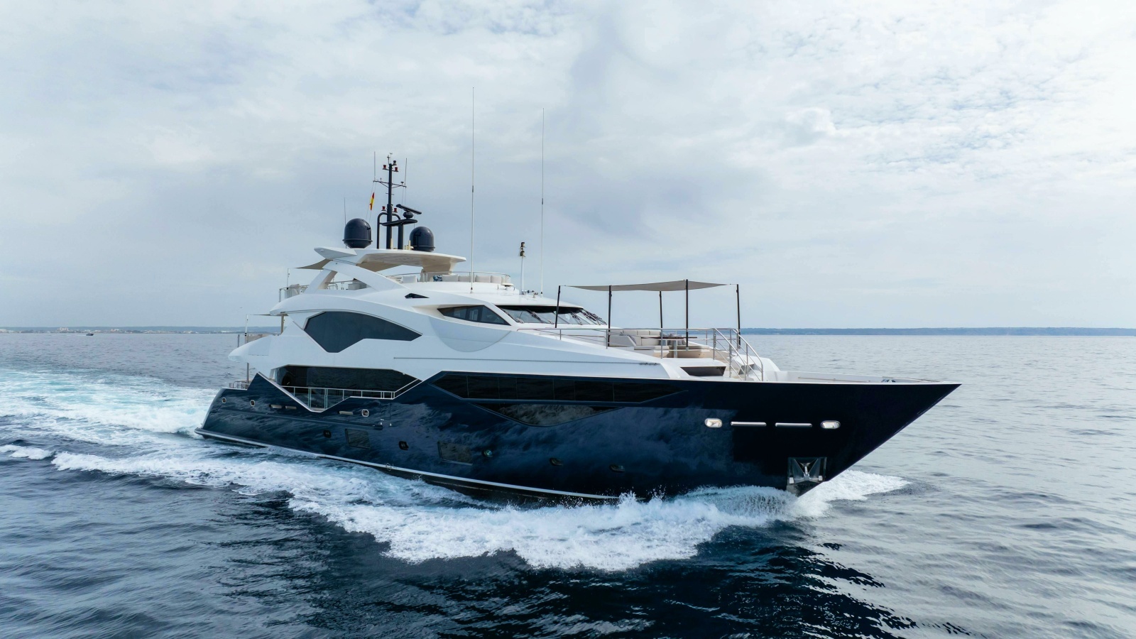 2016 Sunseeker Sunseeker 131 Yacht photo 1