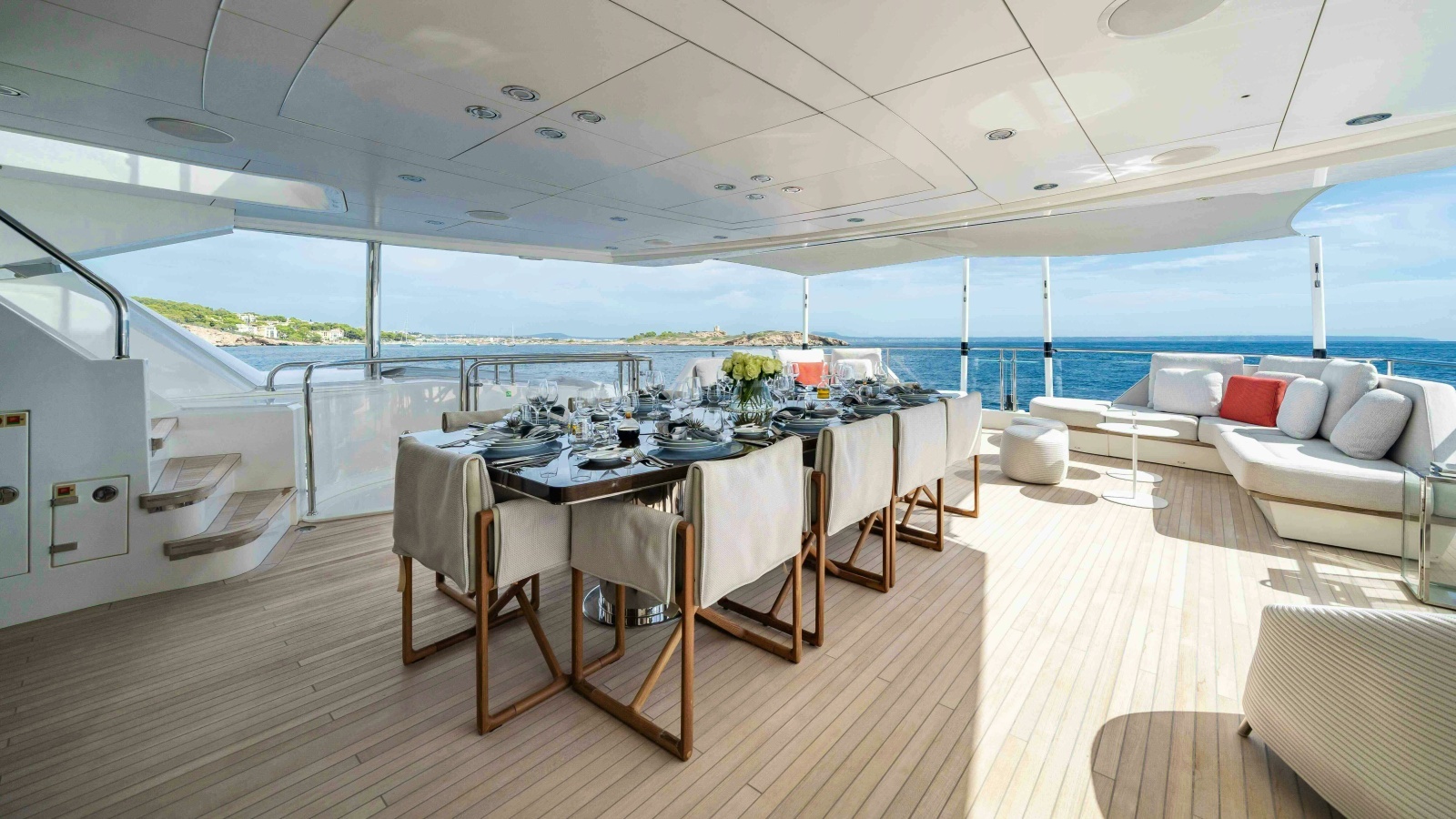 2016 Sunseeker Sunseeker 131 Yacht photo 13