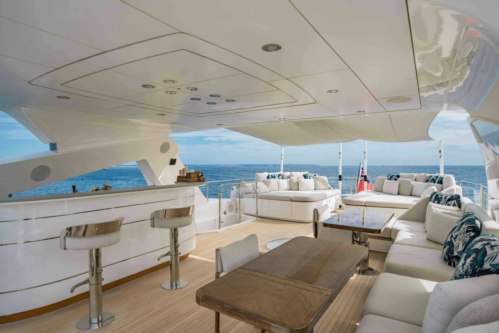 2016 Sunseeker Sunseeker 131 Yacht photo 11
