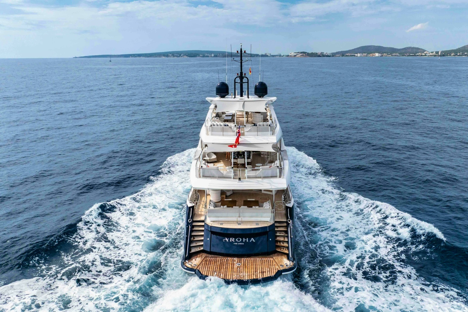 2016 Sunseeker Sunseeker 131 Yacht photo 5