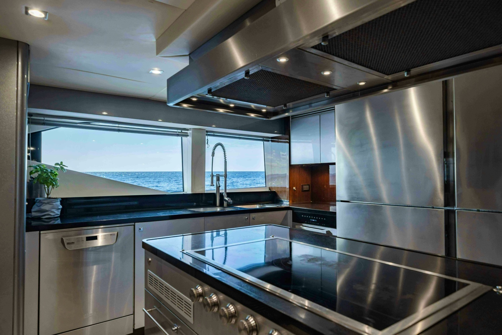 2016 Sunseeker Sunseeker 131 Yacht photo 47