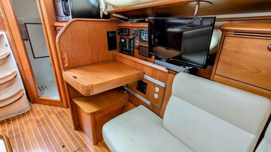 2005 Jeanneau 35