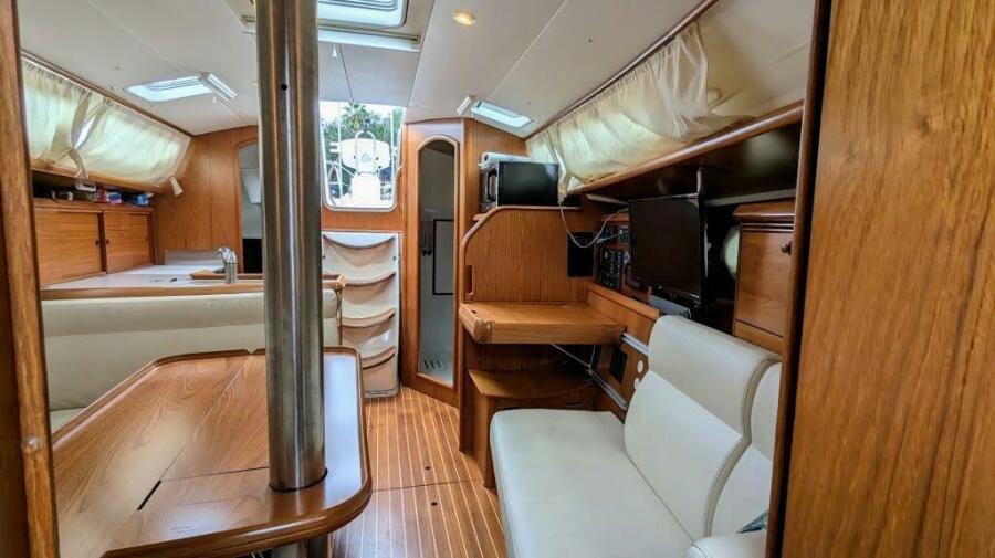 2005 Jeanneau 35