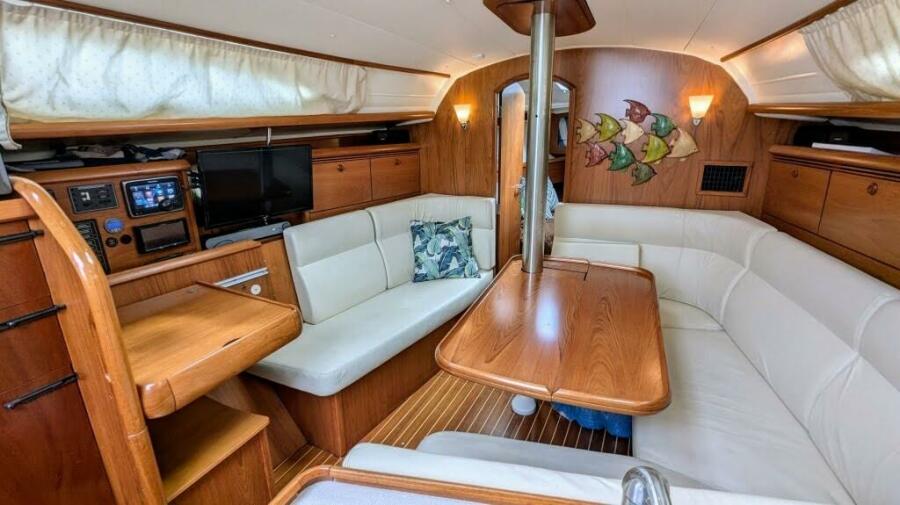 2005 Jeanneau 35
