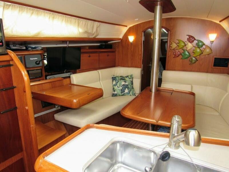 2005 Jeanneau 35