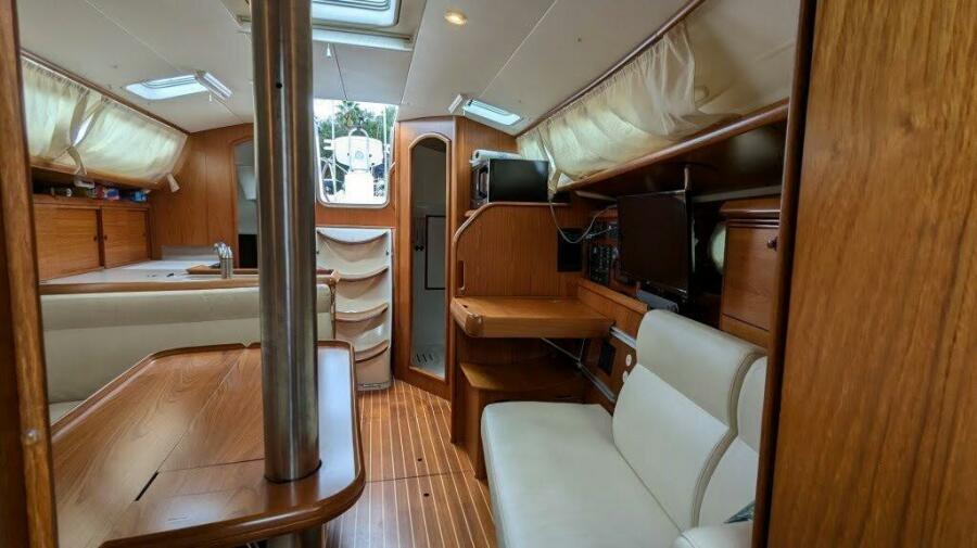 2005 Jeanneau 35