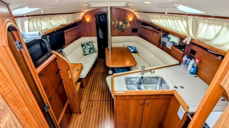 2005 Jeanneau 35