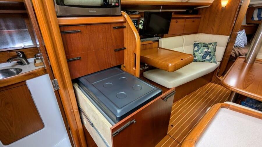 2005 Jeanneau 35