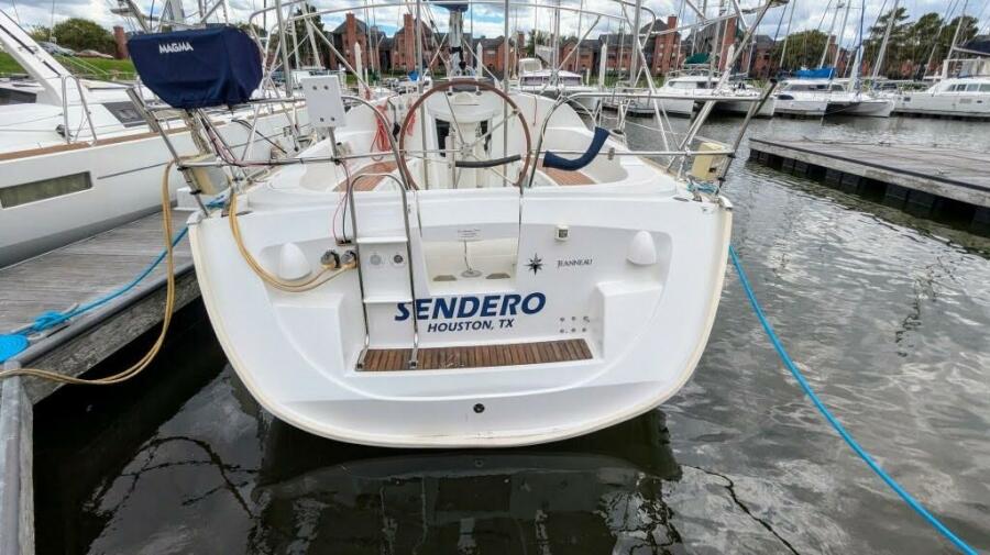 2005 Jeanneau 35