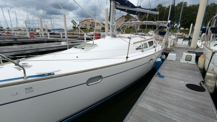2005 Jeanneau 35