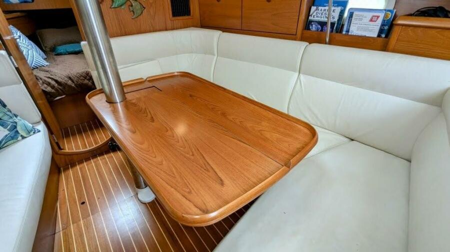 2005 Jeanneau 35