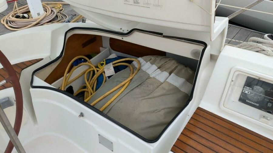 2005 Jeanneau 35