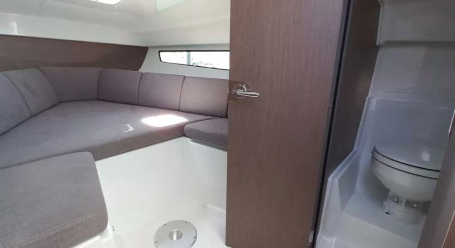 2027 Beneteau Flyer 8 SUNdeck